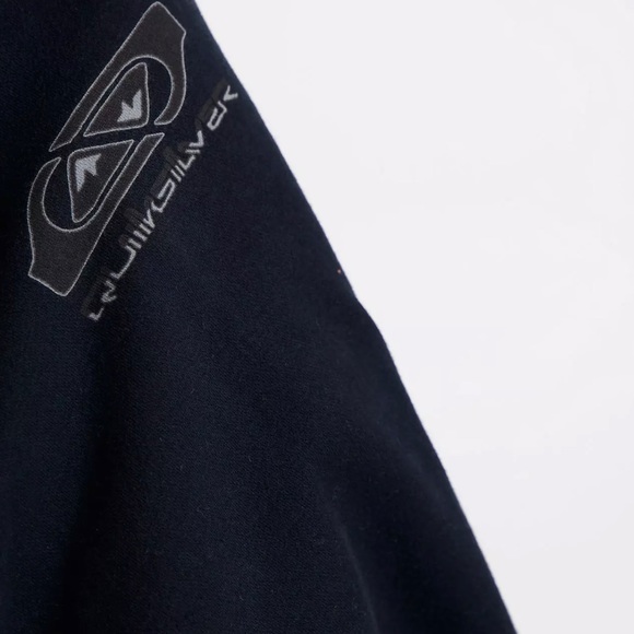 Quiksilver Logo cropped hoodie in washed black Exclusive at ASOS - Picture 4 of 8